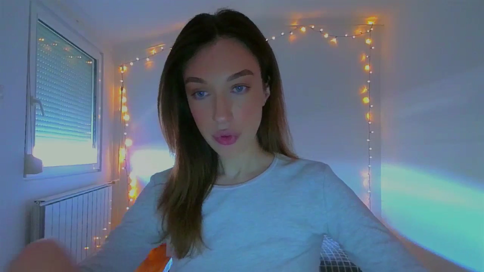 Gallery image thumbnail from lIIIviiu's myfreecams stream on, 06/30/2023, 13:01 image 19 of 20