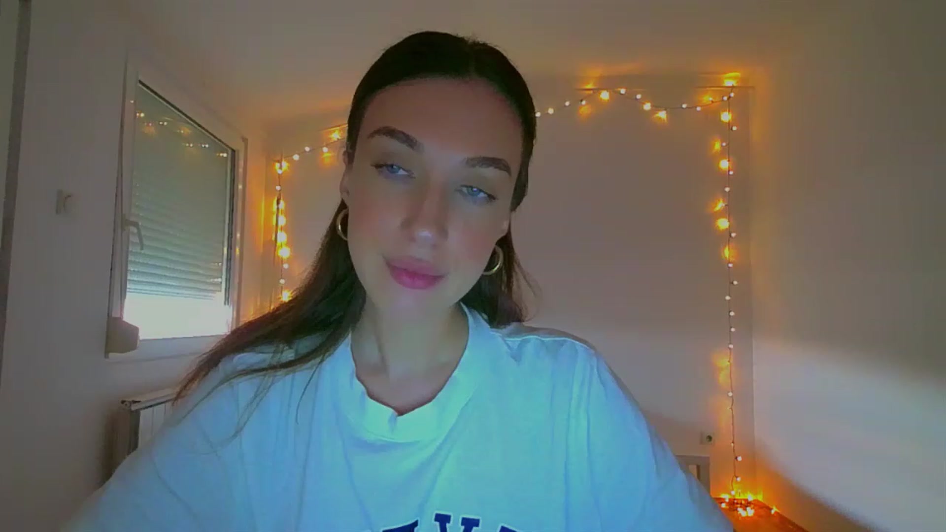 Gallery image thumbnail from lIIIviiu's myfreecams stream on, 07/01/2023, 16:56 image 3 of 20
