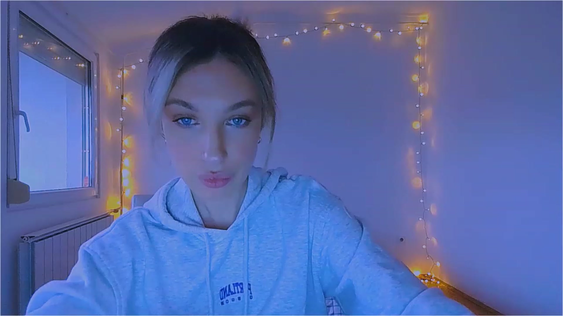 Gallery image thumbnail from lIIlIIum's myfreecams stream on, 12/01/2022, 14:38 image 19 of 20