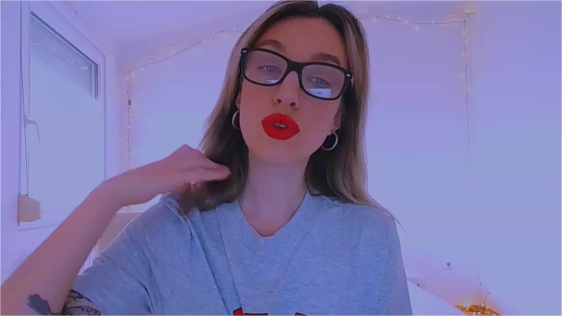 Gallery image thumbnail from lIIlIIum's myfreecams stream on, 12/03/2022, 14:06 image 5 of 20