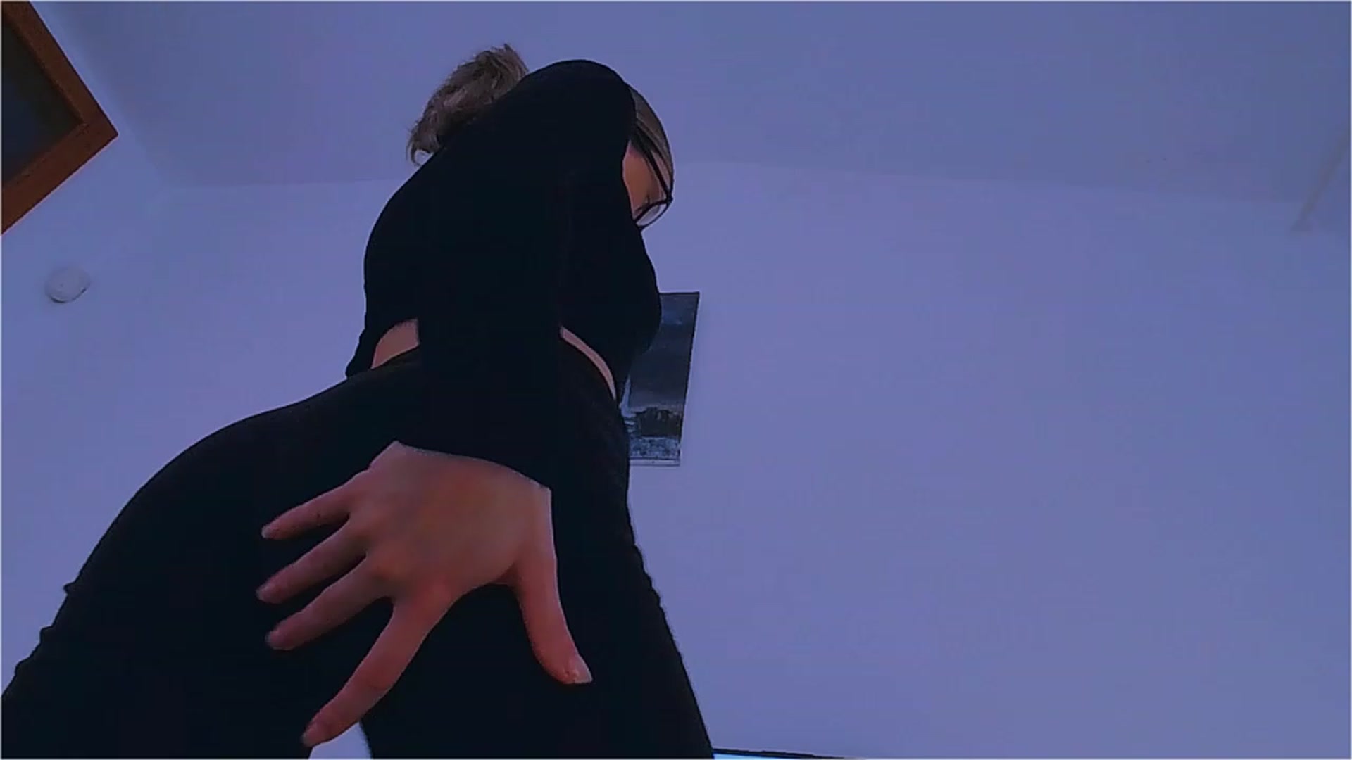 Gallery image thumbnail from lIIlIIum's myfreecams stream on, 12/06/2022, 11:33 image 14 of 20