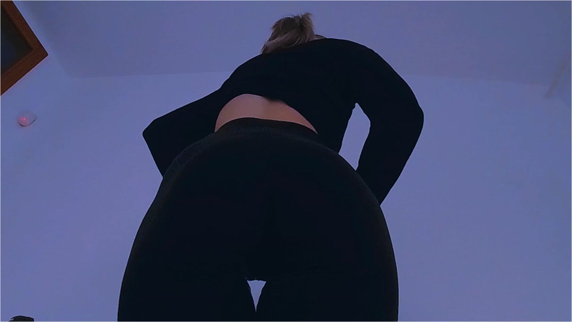 Gallery image thumbnail from lIIlIIum's myfreecams stream on, 12/06/2022, 11:33 image 9 of 20