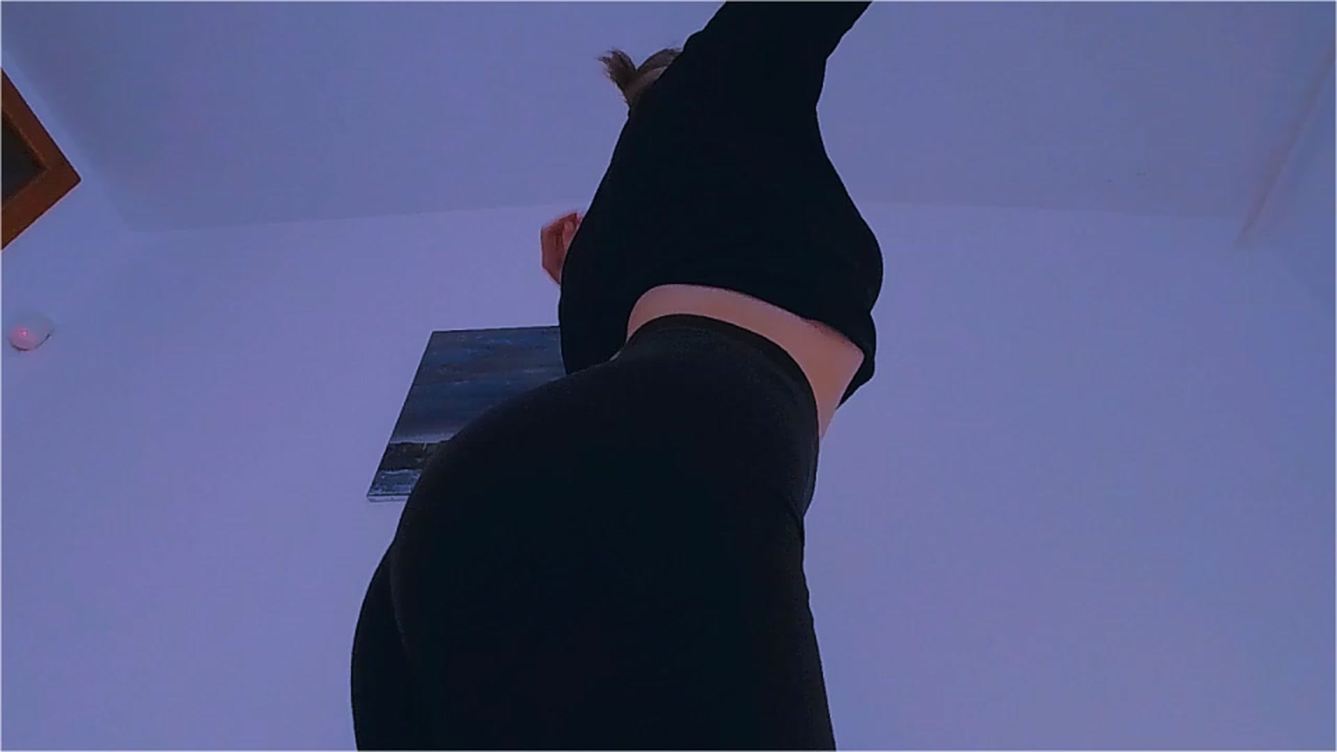 Gallery image thumbnail from lIIlIIum's myfreecams stream on, 12/06/2022, 11:33 image 3 of 20
