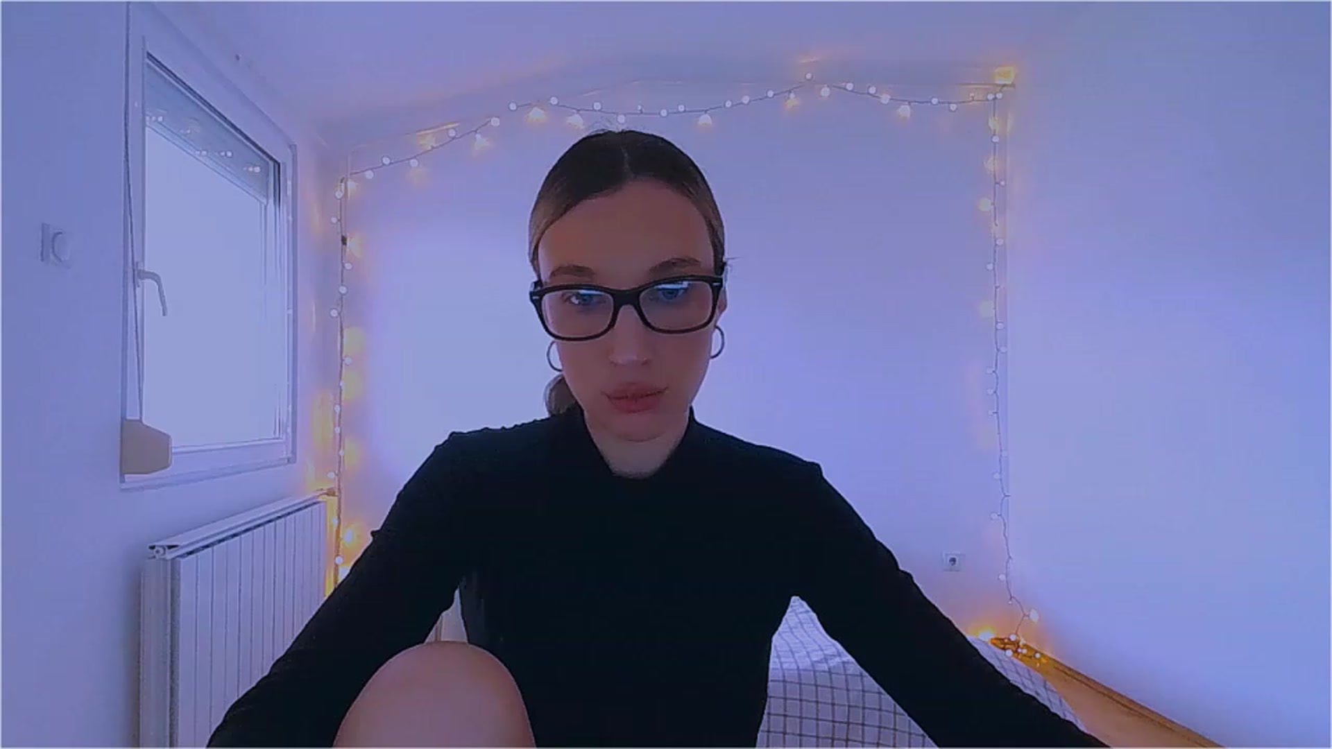 Gallery image thumbnail from lIIlIIum's myfreecams stream on, 12/06/2022, 11:33 image 1 of 20