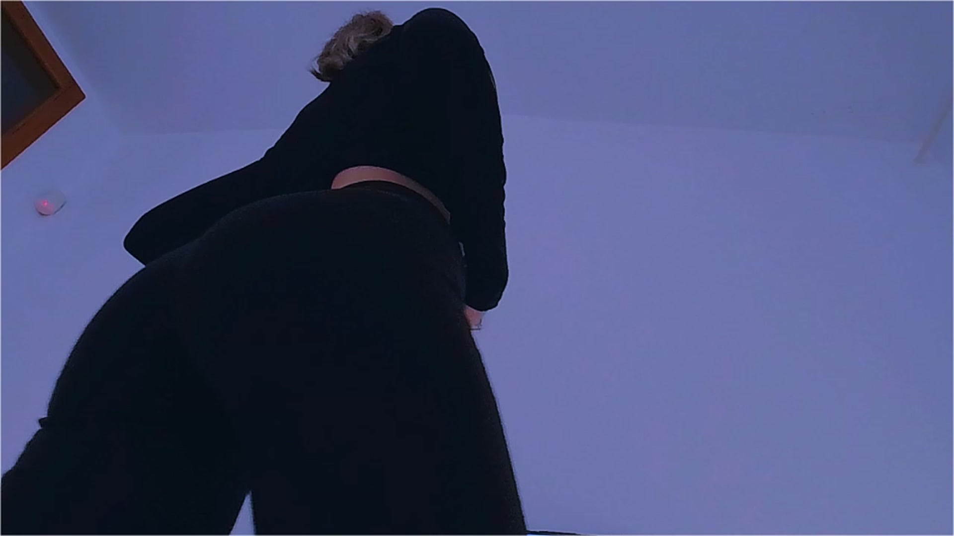 Gallery image thumbnail from lIIlIIum's myfreecams stream on, 12/06/2022, 11:33 image 16 of 20