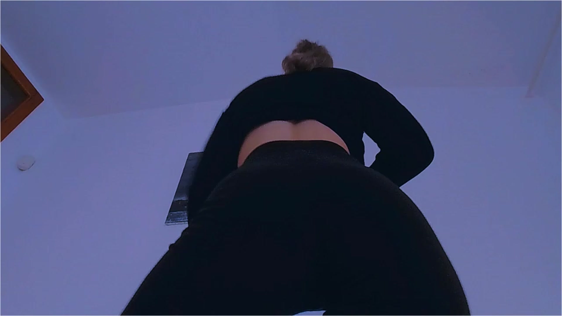 Gallery image thumbnail from lIIlIIum's myfreecams stream on, 12/06/2022, 11:33 image 6 of 20