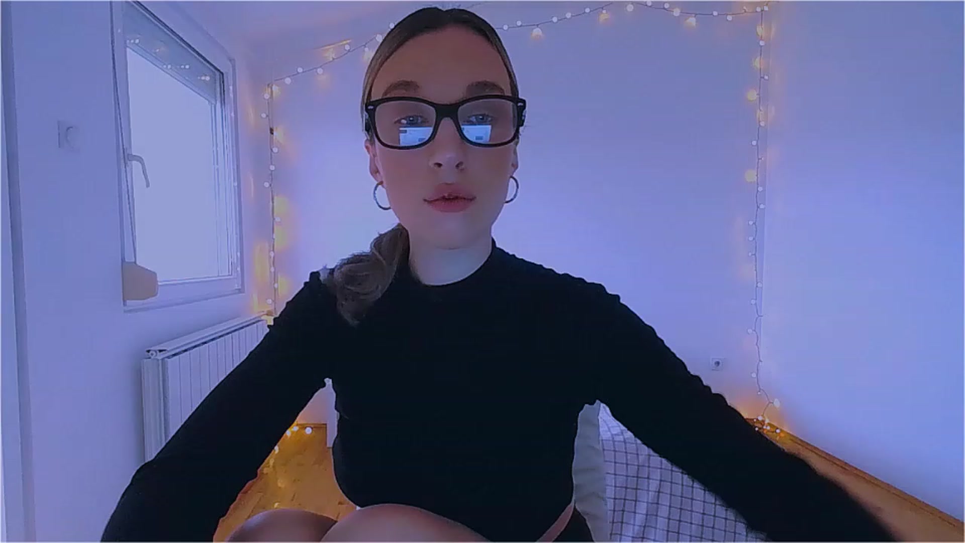 Gallery image thumbnail from lIIlIIum's myfreecams stream on, 12/06/2022, 12:52 image 2 of 20