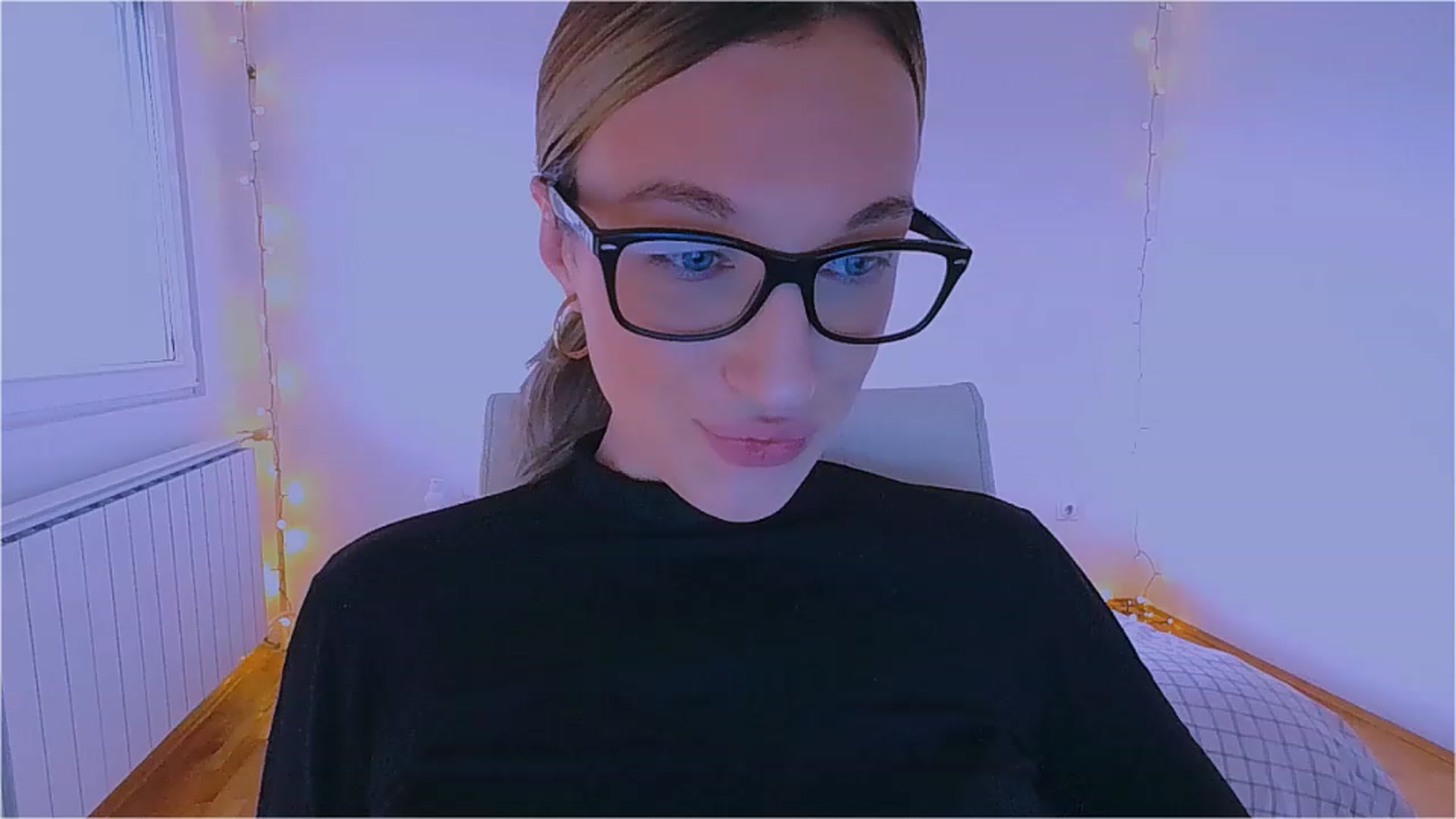 Gallery image thumbnail from lIIlIIum's myfreecams stream on, 12/06/2022, 12:52 image 13 of 20