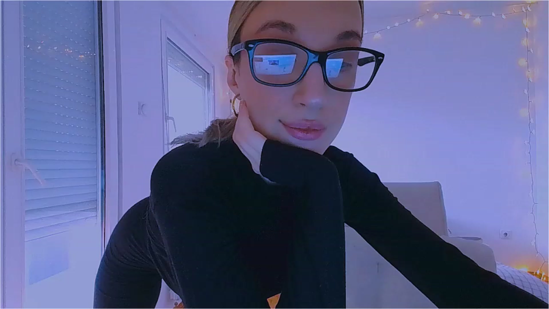 Gallery image thumbnail from lIIlIIum's myfreecams stream on, 12/06/2022, 12:52 image 19 of 20