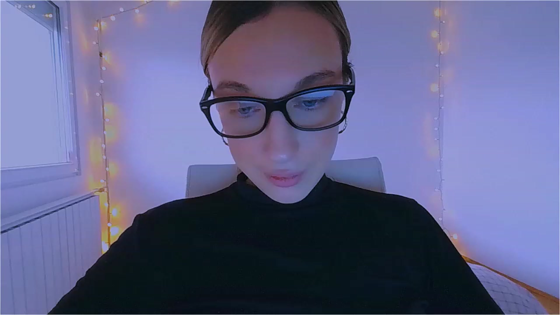 Gallery image thumbnail from lIIlIIum's myfreecams stream on, 12/06/2022, 12:52 image 10 of 20