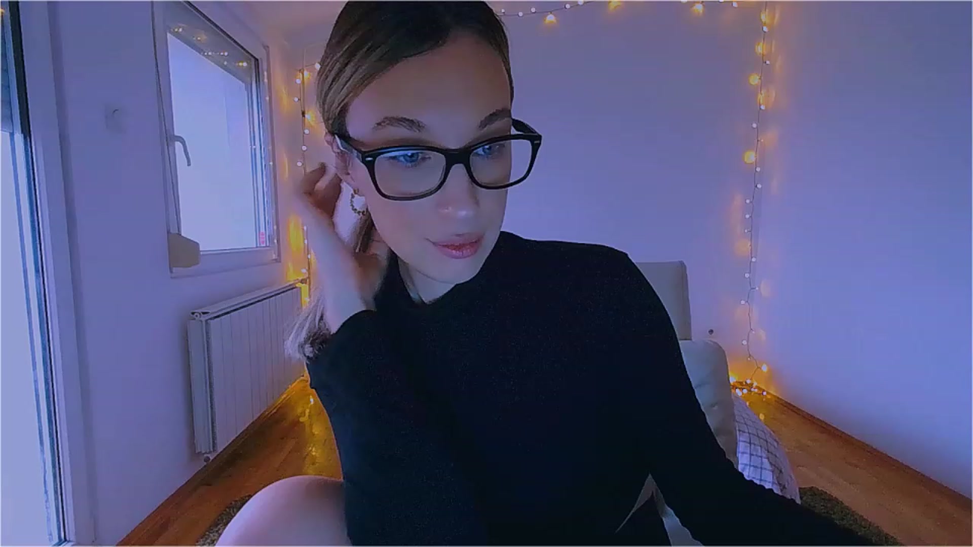 Gallery image thumbnail from lIIlIIum's myfreecams stream on, 12/08/2022, 13:02 image 17 of 20