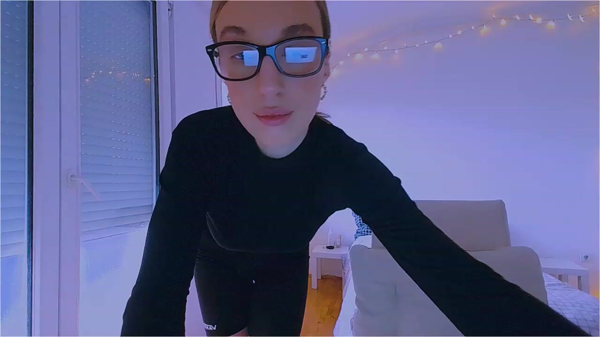 Gallery image thumbnail from lIIlIIum's myfreecams stream on, 12/08/2022, 13:02 image 11 of 20