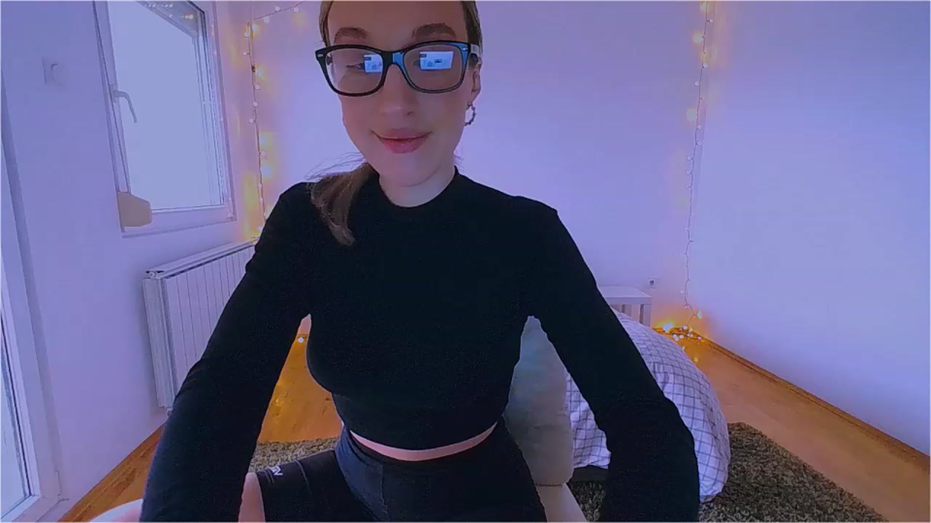 Gallery image thumbnail from lIIlIIum's myfreecams stream on, 12/08/2022, 13:02 image 8 of 20