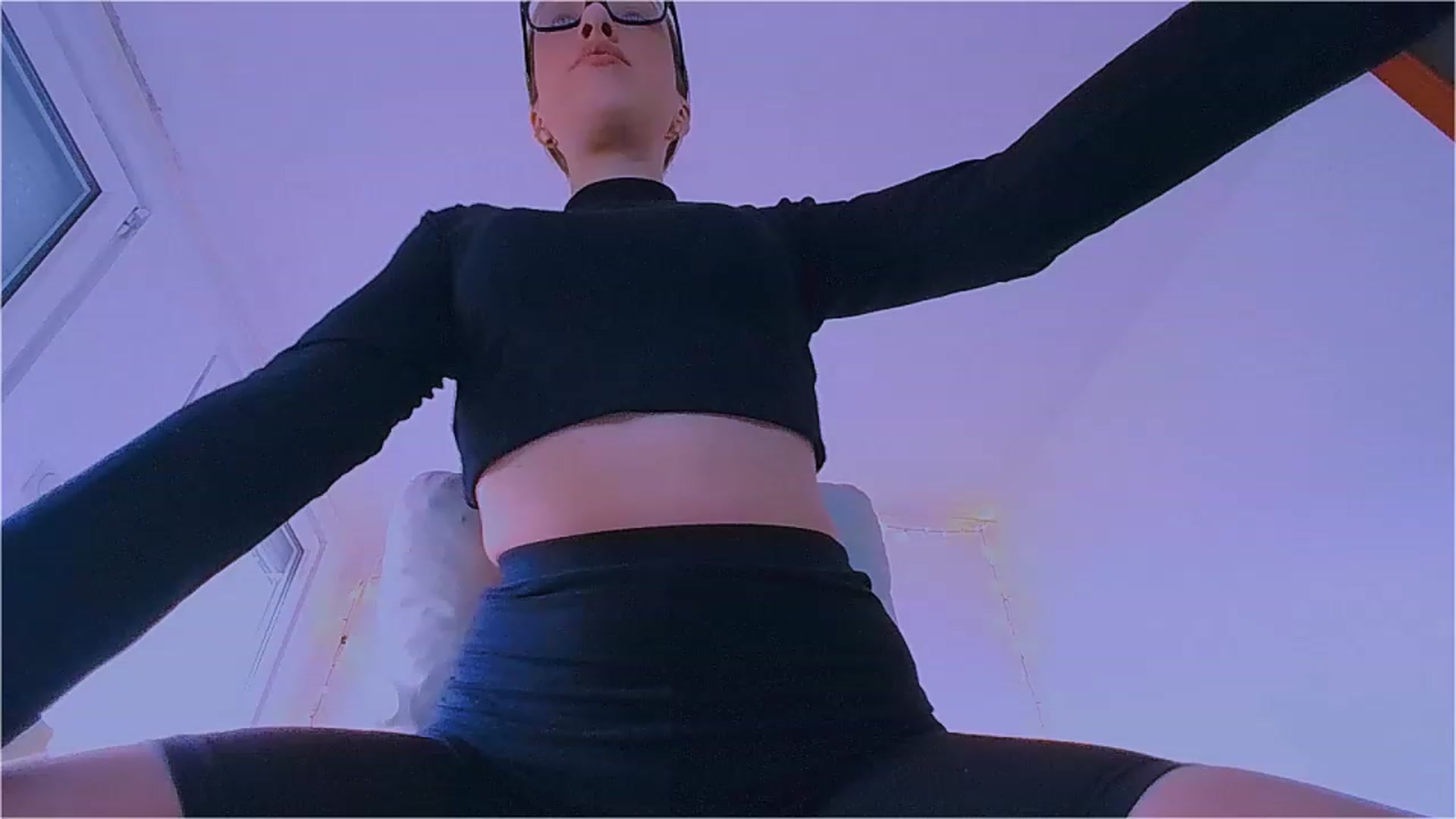 Gallery image thumbnail from lIIlIIum's myfreecams stream on, 12/08/2022, 13:02 image 10 of 20