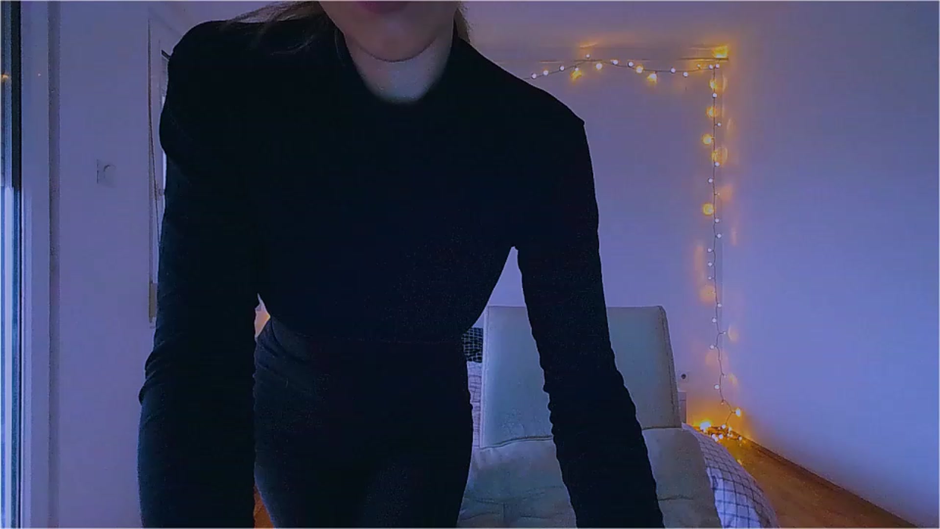 Gallery image thumbnail from lIIlIIum's myfreecams stream on, 12/08/2022, 13:16 image 9 of 20