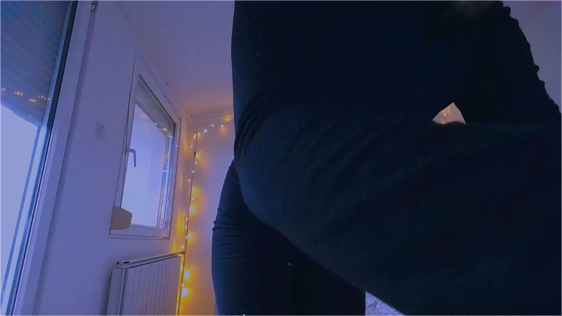 Gallery image thumbnail from lIIlIIum's myfreecams stream on, 12/08/2022, 13:16 image 20 of 20