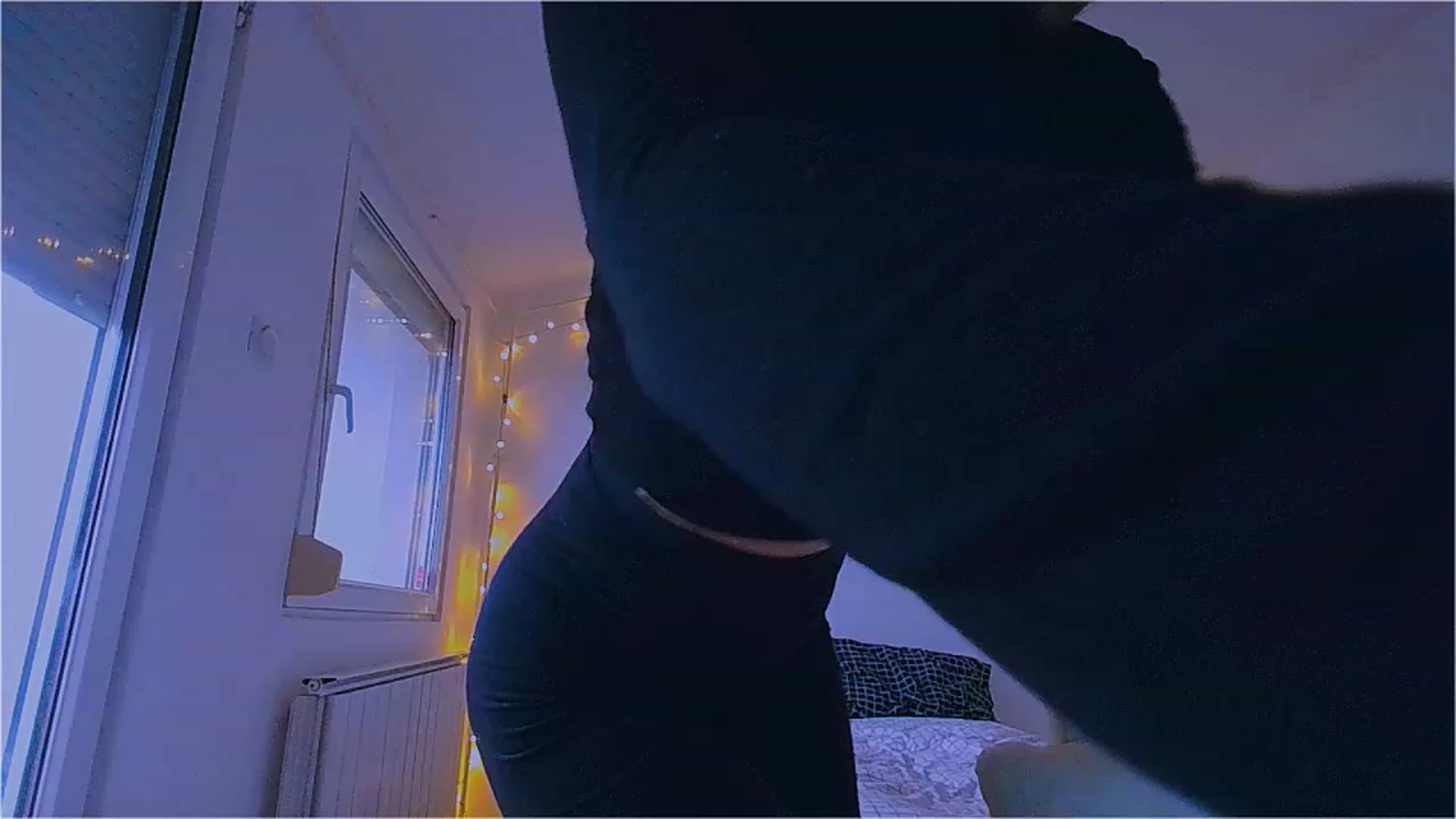 Gallery image thumbnail from lIIlIIum's myfreecams stream on, 12/08/2022, 13:16 image 17 of 20