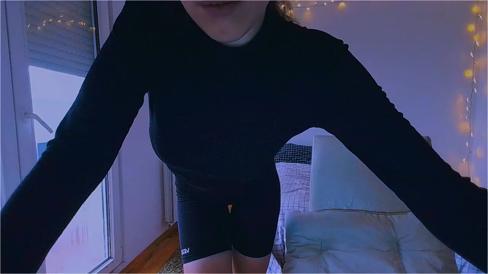 Gallery image thumbnail from lIIlIIum's myfreecams stream on, 12/08/2022, 13:16 image 11 of 20