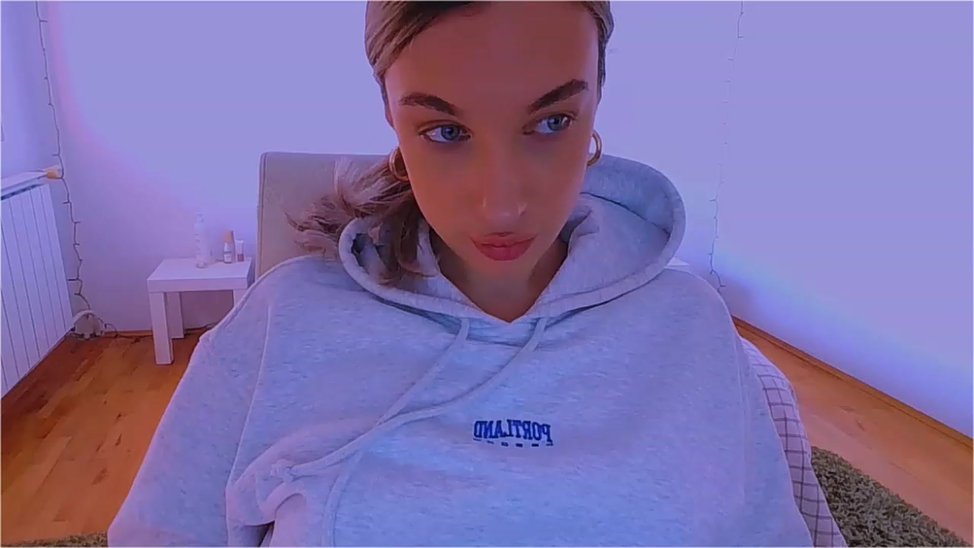 Gallery image thumbnail from lIIlIIum's myfreecams stream on, 12/15/2022, 13:07 image 18 of 20