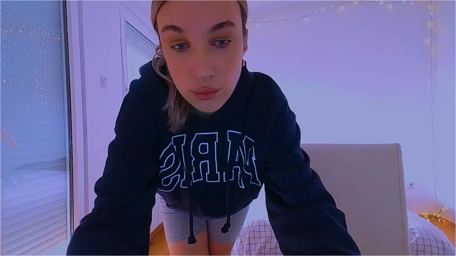 Gallery image thumbnail from lIIlIIum's myfreecams stream on, 12/19/2022, 13:00 image 11 of 20