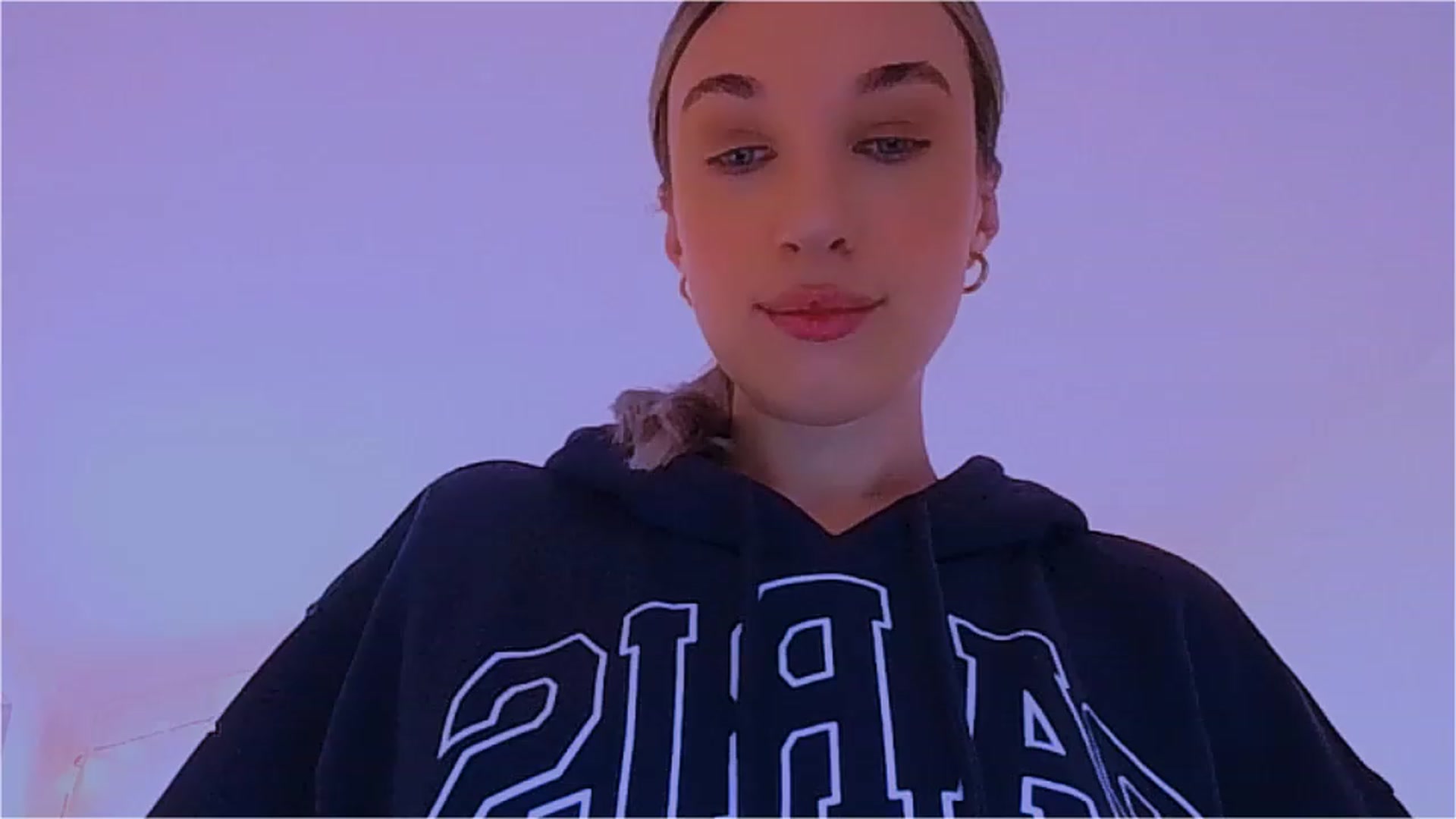 Gallery image thumbnail from lIIlIIum's myfreecams stream on, 12/19/2022, 13:00 image 20 of 20