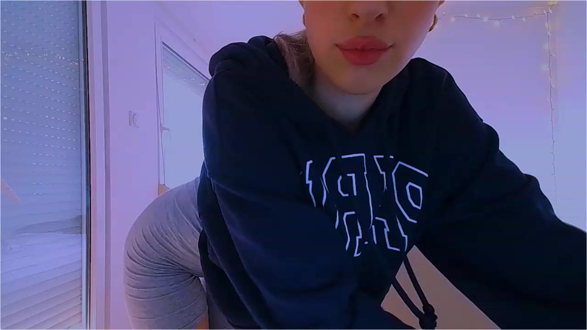 Gallery image thumbnail from lIIlIIum's myfreecams stream on, 12/19/2022, 13:00 image 15 of 20