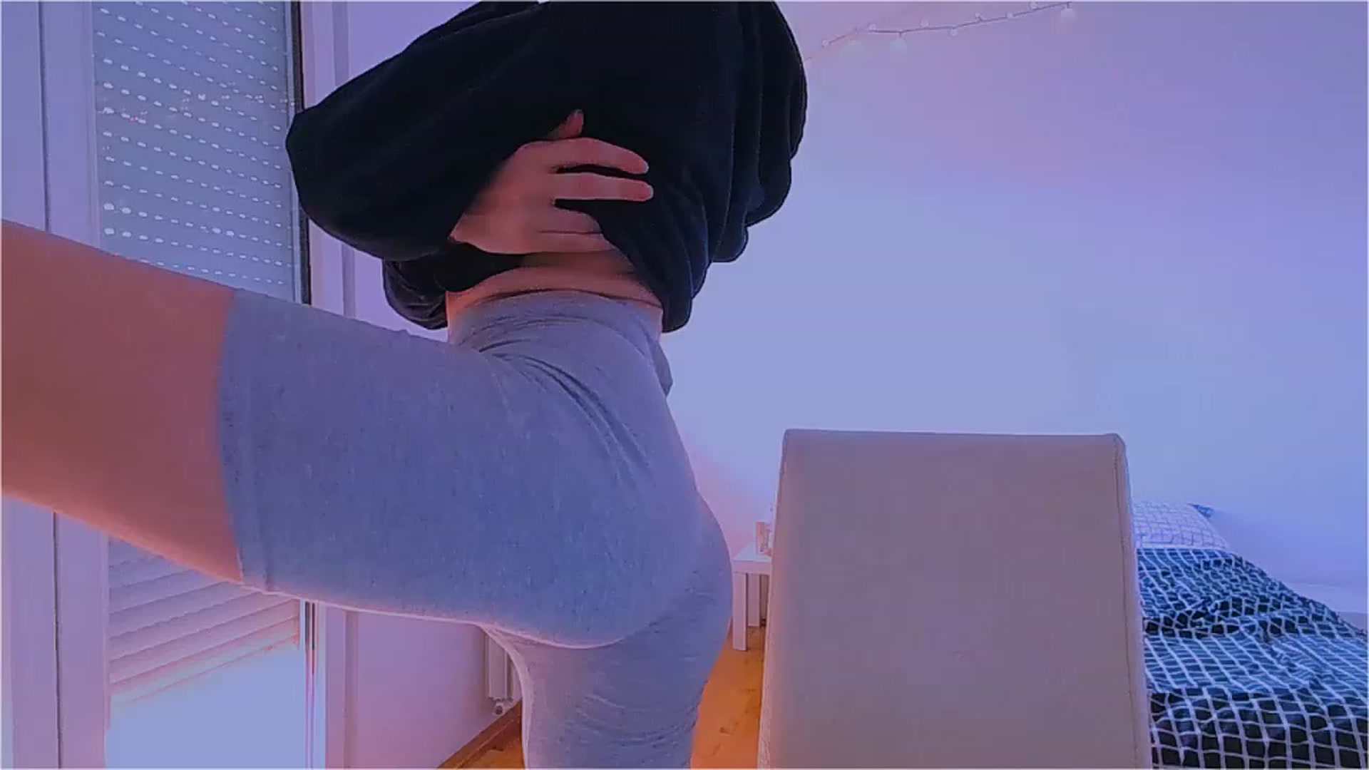 Gallery image thumbnail from lIIlIIum's myfreecams stream on, 12/23/2022, 13:55 image 12 of 20