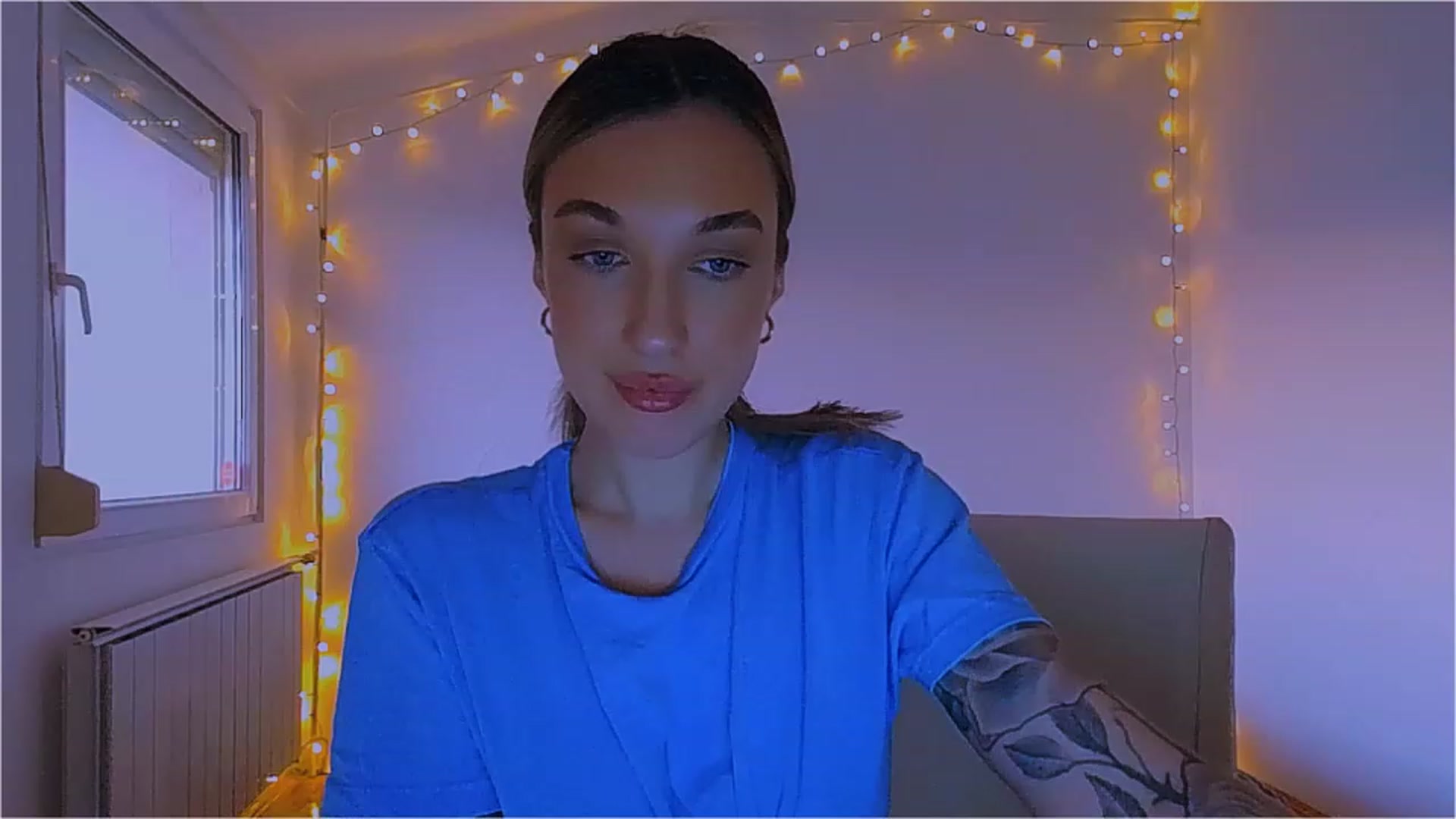 Gallery image thumbnail from lIIlIIum's myfreecams stream on, 12/23/2022, 15:06 image 16 of 20