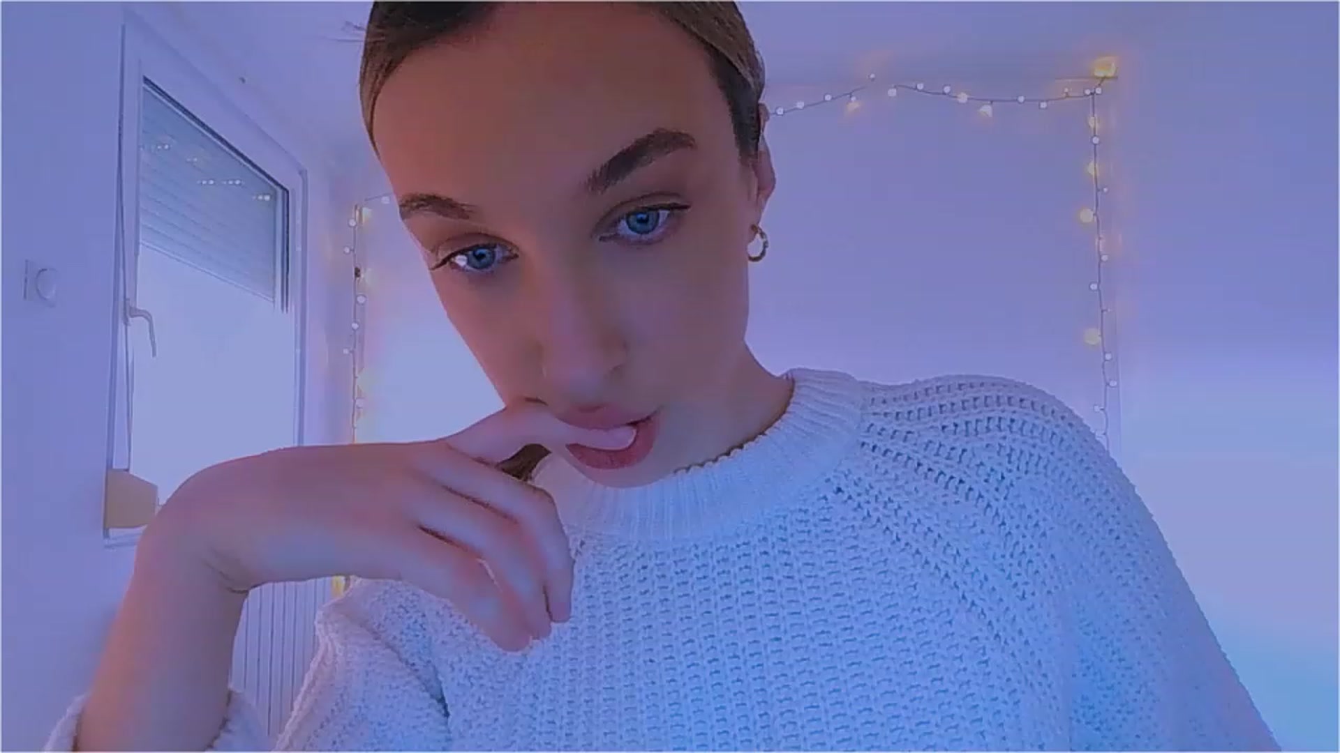 Gallery image thumbnail from lIIlIIum's myfreecams stream on, 12/26/2022, 14:09 image 8 of 20
