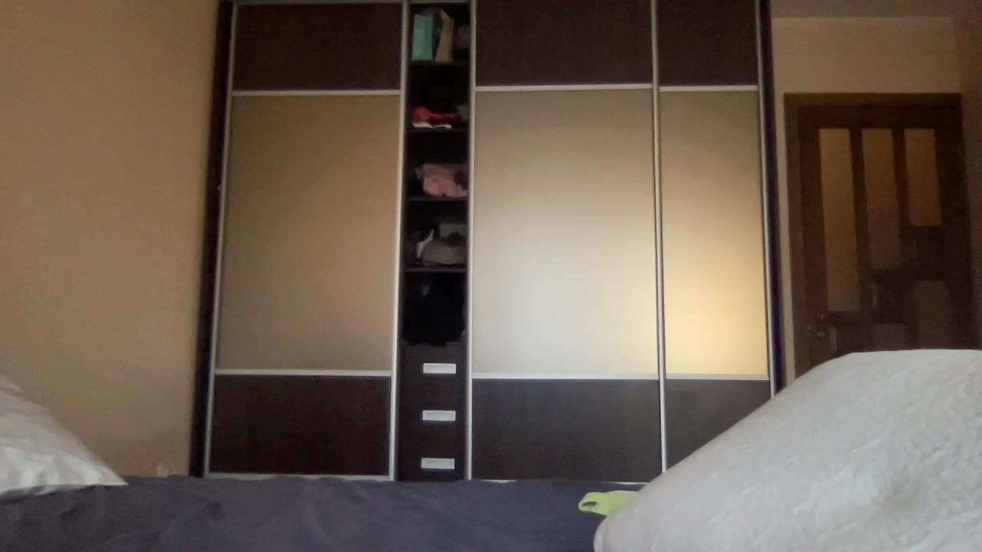 Gallery image thumbnail from lNesquikim's myfreecams stream on, 12/10/2022, 07:45 image 10 of 20