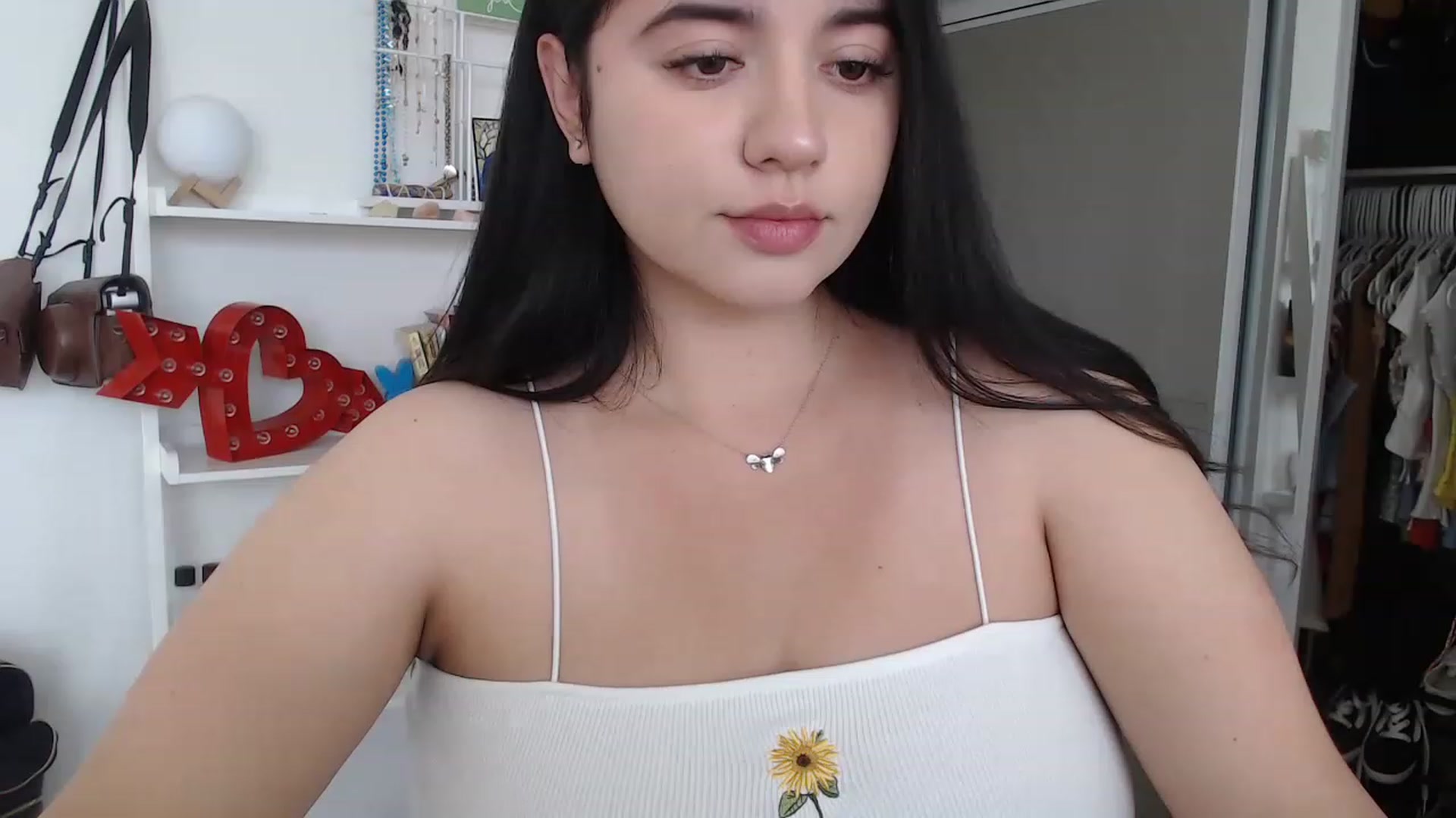 Gallery image thumbnail from lPEEPl's myfreecams stream on, 05/26/2023, 18:02 image 10 of 20