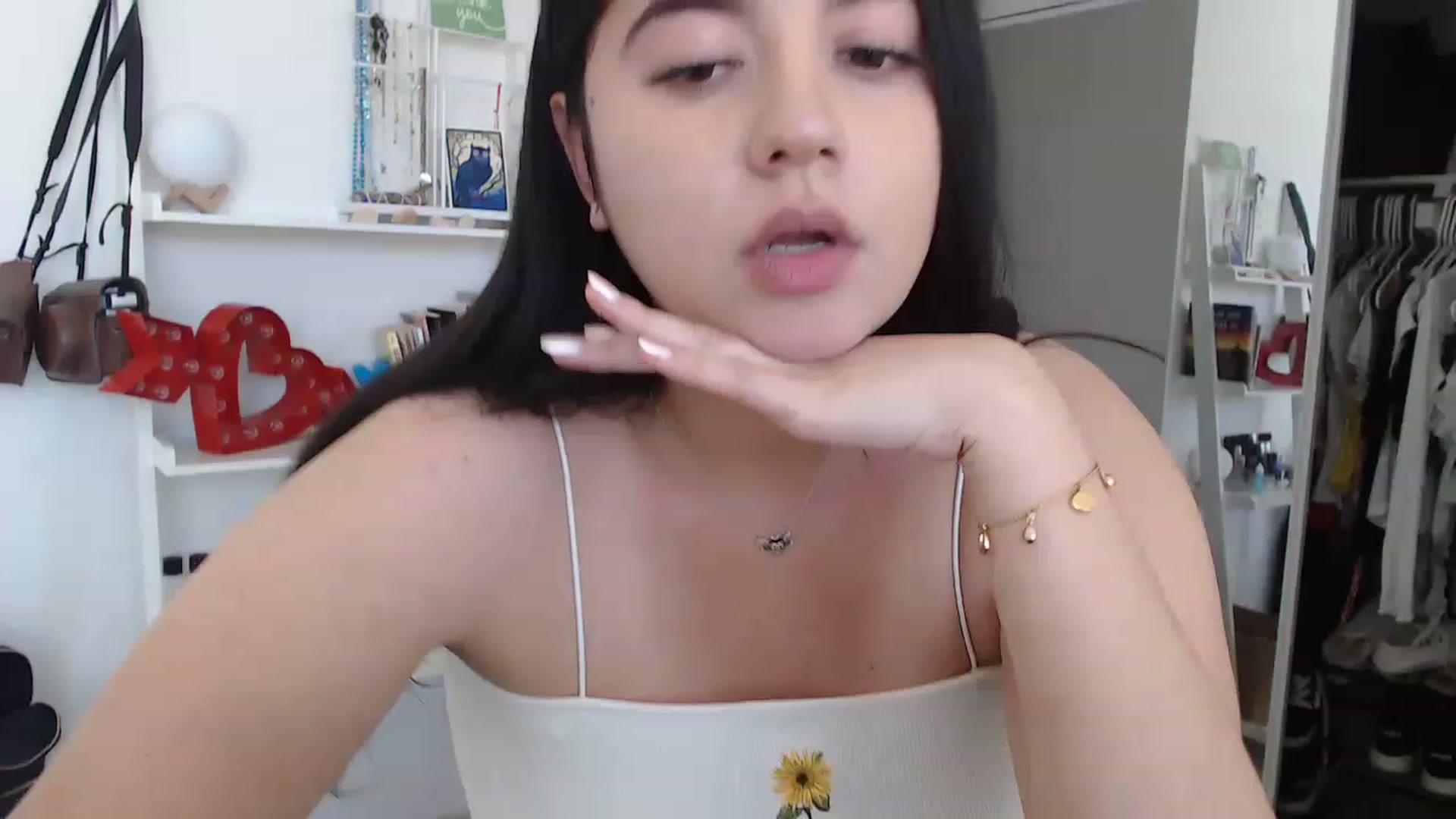 Gallery image thumbnail from lPEEPl's myfreecams stream on, 05/26/2023, 19:47 image 11 of 20