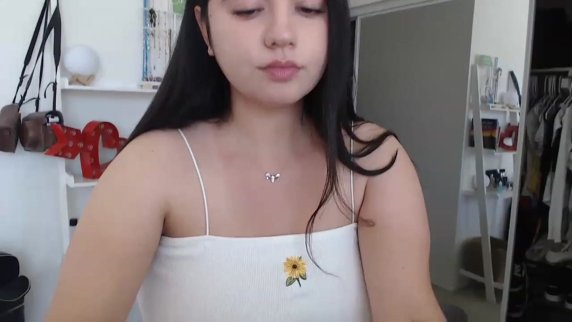 Gallery image thumbnail from lPEEPl's myfreecams stream on, 05/26/2023, 19:47 image 2 of 20