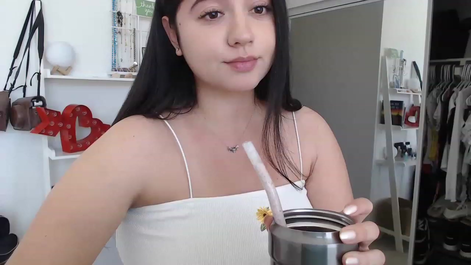 Gallery image thumbnail from lPEEPl's myfreecams stream on, 05/26/2023, 19:47 image 5 of 20