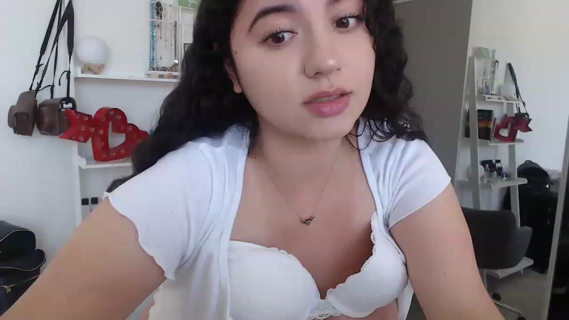 Gallery image thumbnail from lPEEPl's myfreecams stream on, 05/27/2023, 22:10 image 2 of 20