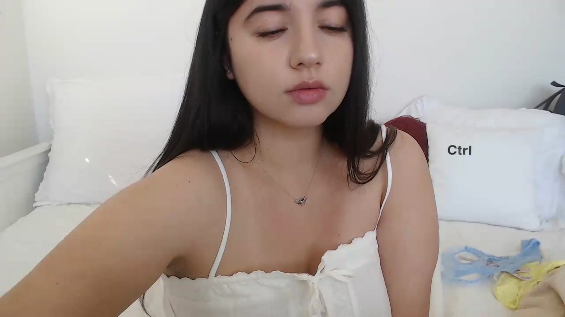 Gallery image thumbnail from lPEEPl's myfreecams stream on, 06/17/2023, 17:37 image 18 of 20