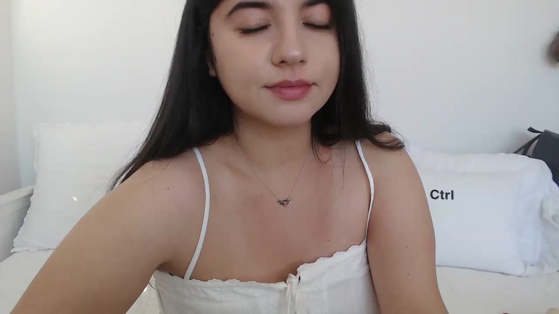 Gallery image thumbnail from lPEEPl's myfreecams stream on, 06/17/2023, 17:37 image 2 of 20