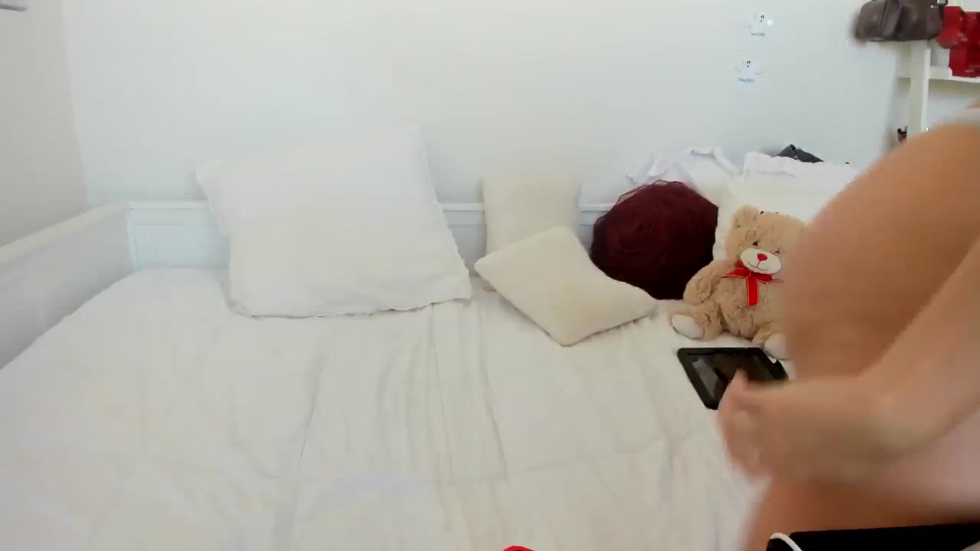 Gallery image thumbnail from lPEEPl's myfreecams stream on, 10/04/2023, 22:28 image 8 of 20