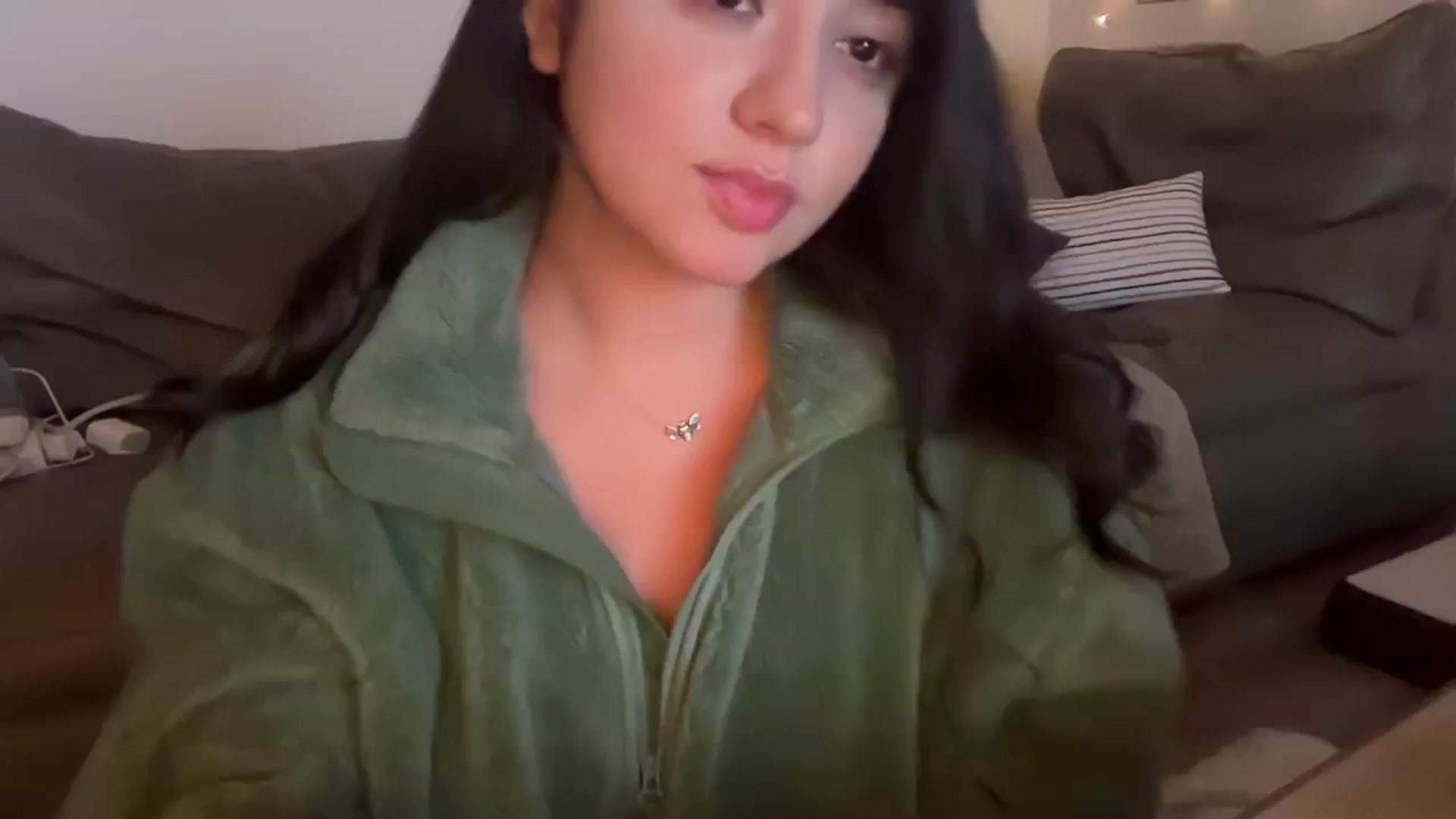 Gallery image thumbnail from lPEEPl's myfreecams stream on, 11/24/2023, 05:13 image 1 of 20