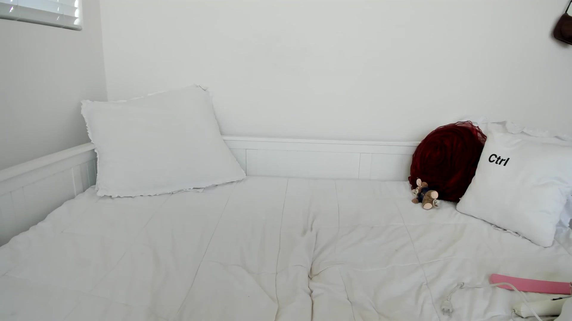 Gallery image thumbnail from lPEEPl's myfreecams stream on, 02/08/2024, 20:34 image 5 of 20