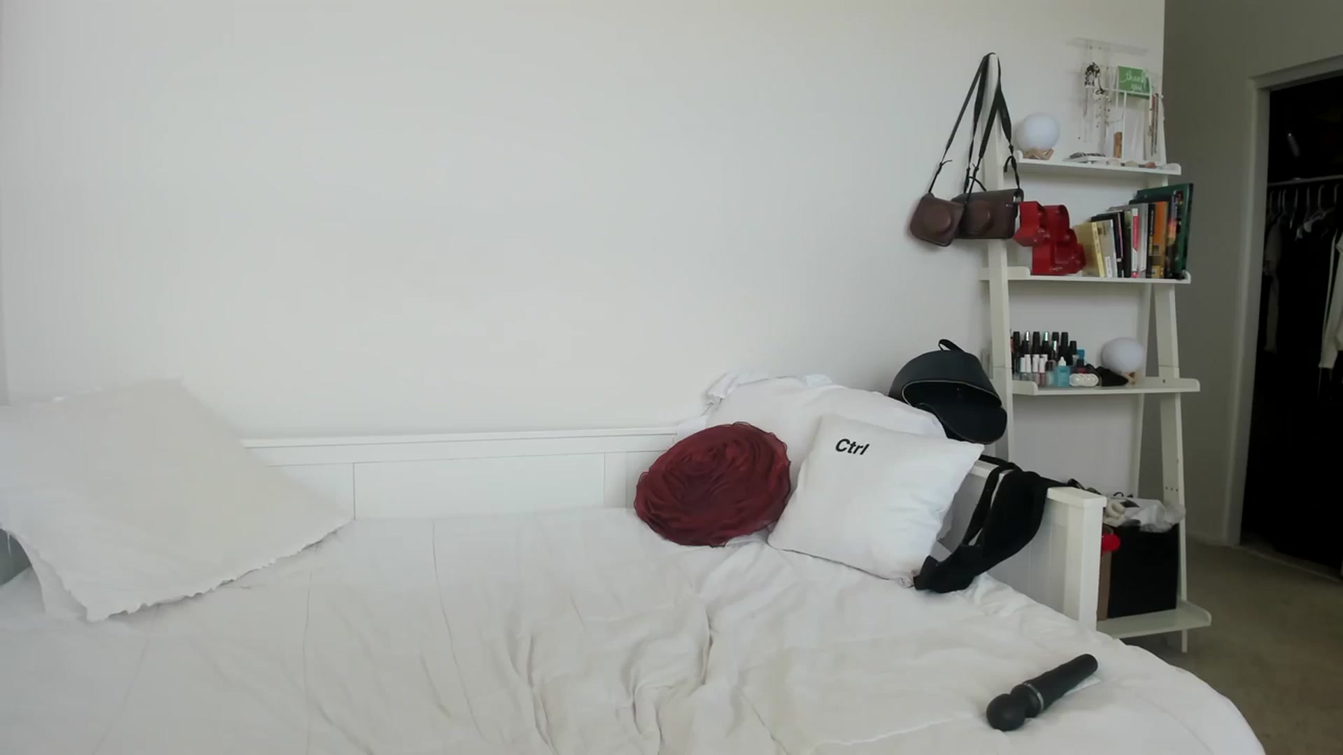 Gallery image thumbnail from lPEEPl's myfreecams stream on, 03/06/2024, 20:07 image 13 of 20