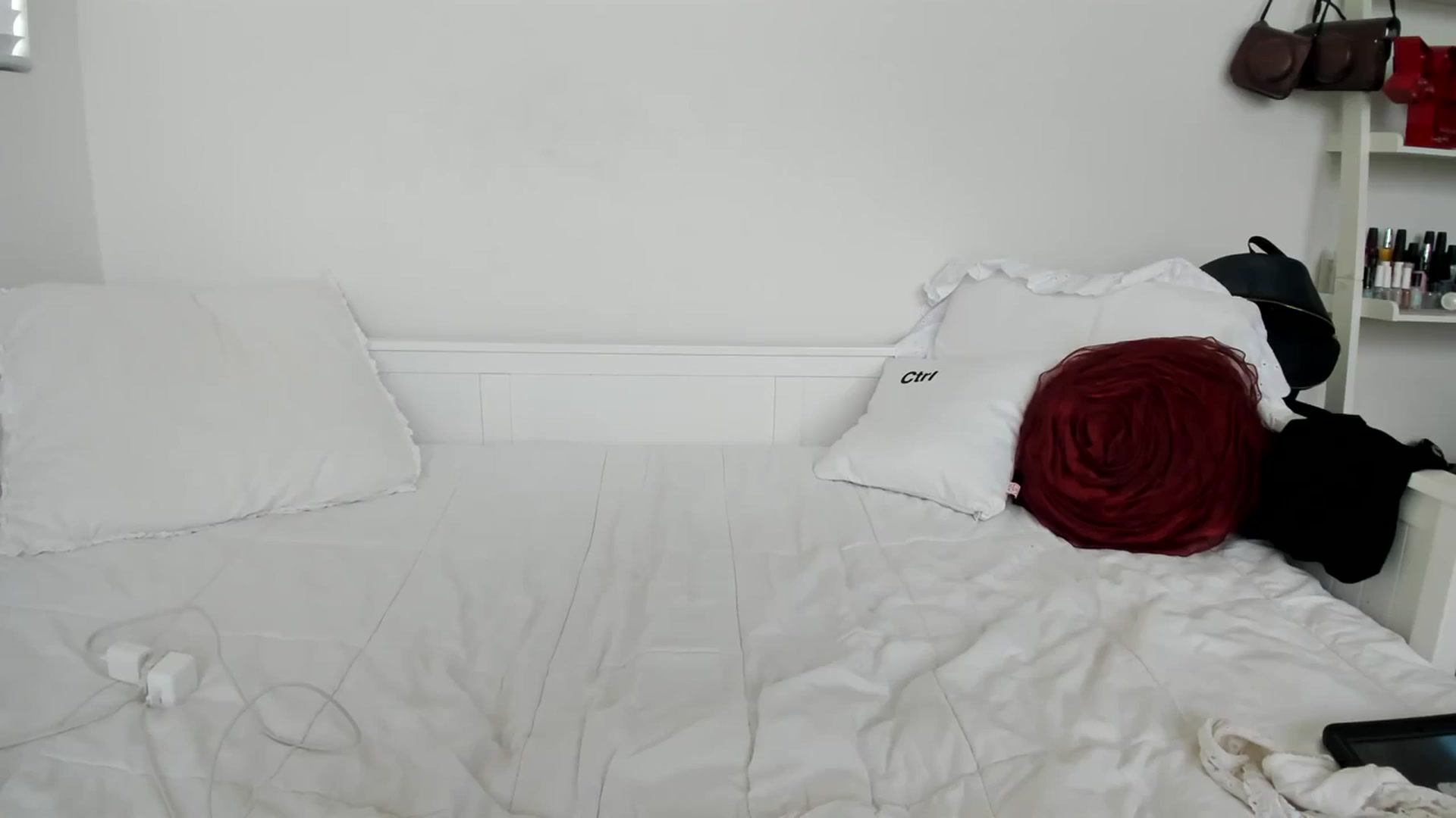 Gallery image thumbnail from lPEEPl's myfreecams stream on, 03/12/2024, 20:13 image 1 of 20