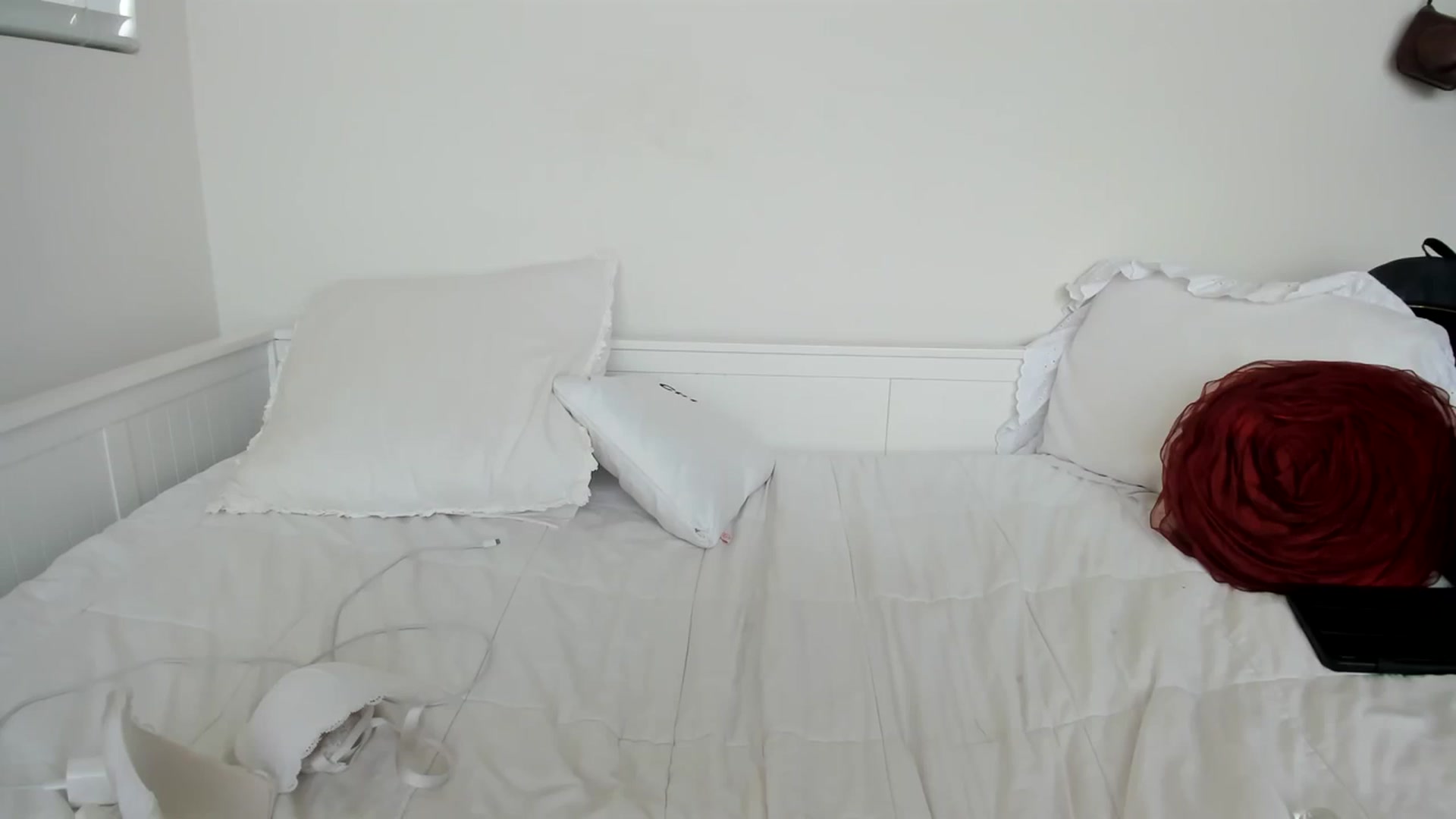 Gallery image thumbnail from lPEEPl's myfreecams stream on, 03/12/2024, 21:03 image 6 of 20
