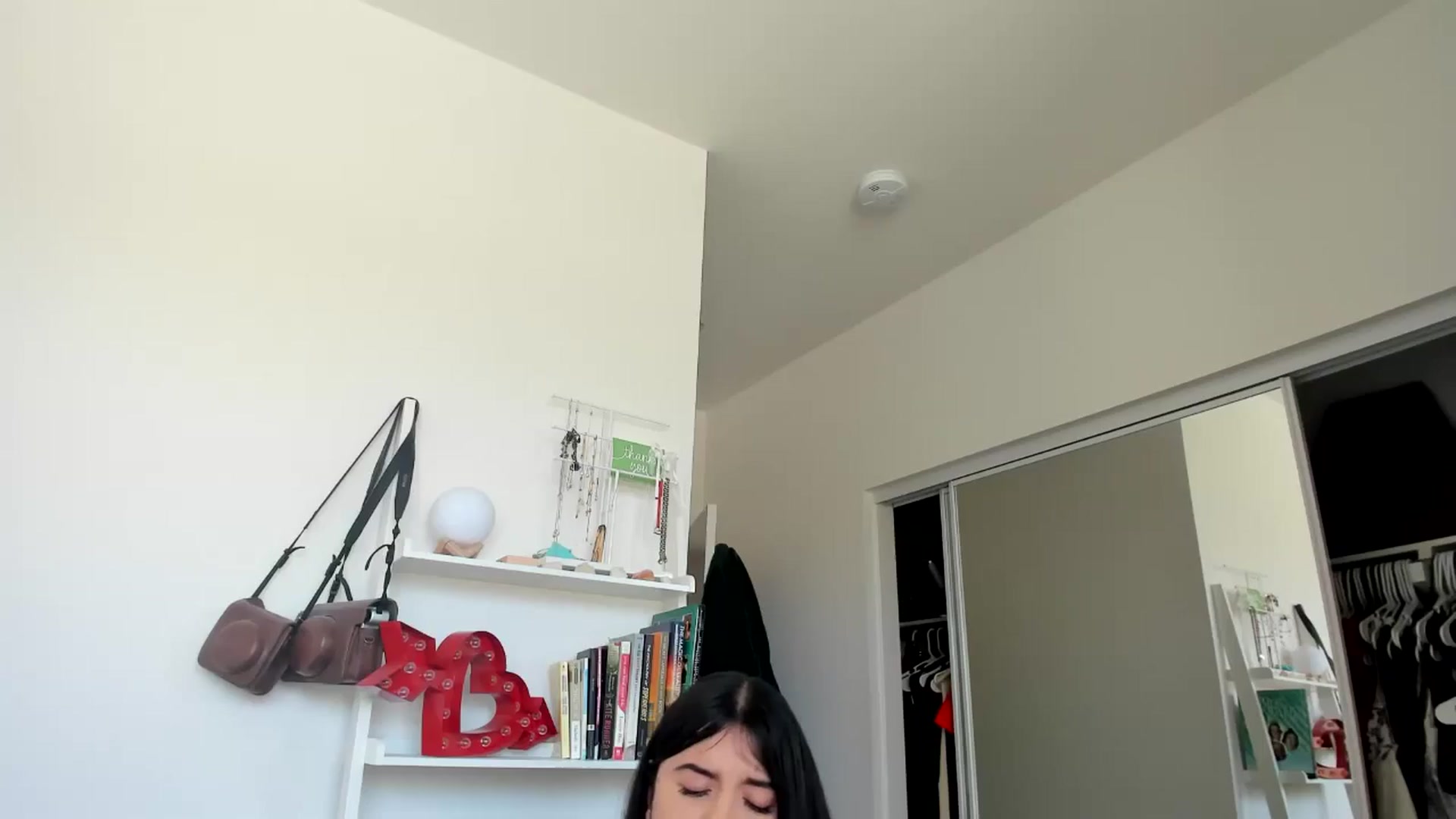 Gallery image thumbnail from lPEEPl's myfreecams stream on, 05/08/2024, 22:06 image 10 of 20