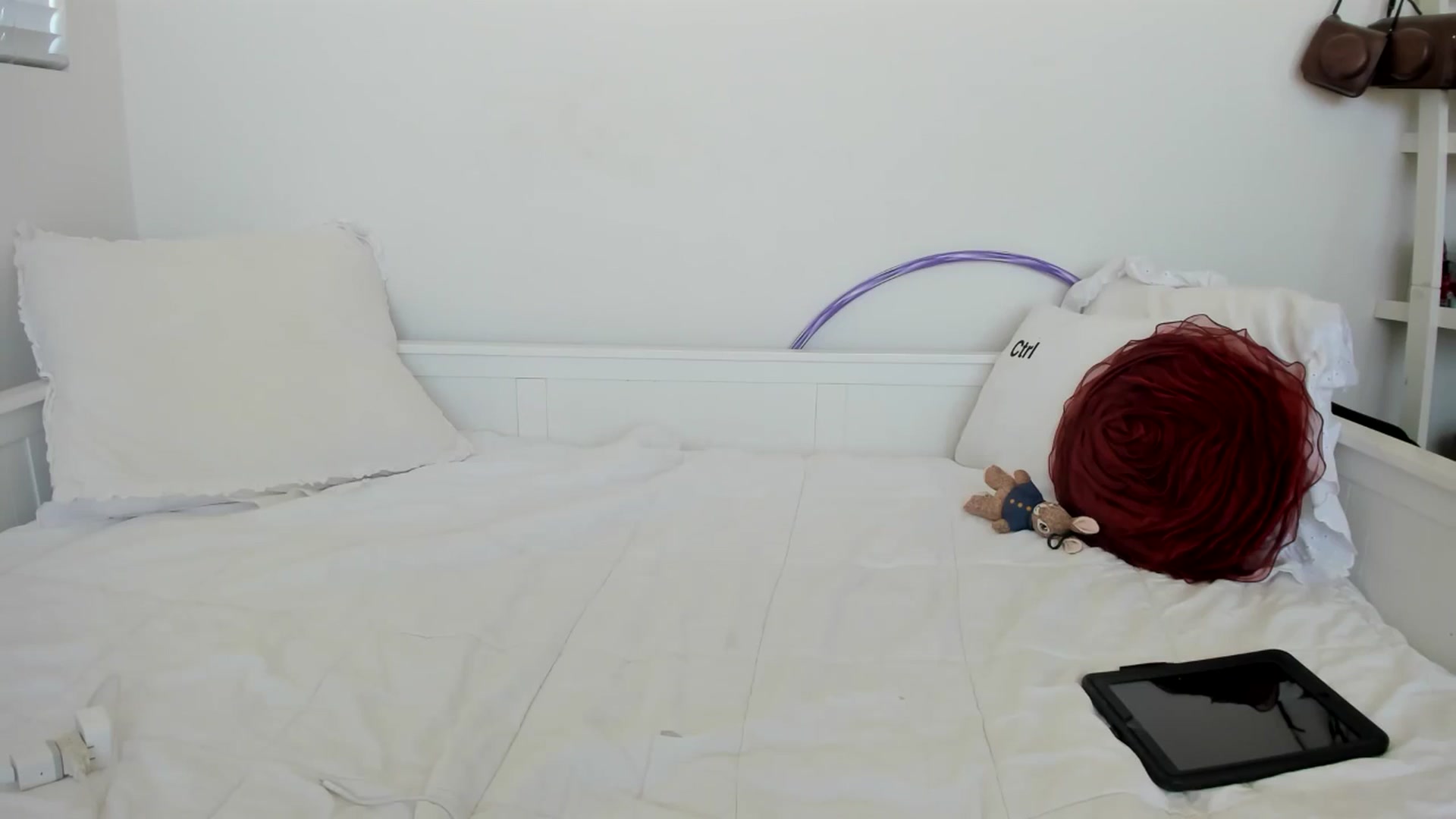 Gallery image thumbnail from lPEEPl's myfreecams stream on, 06/12/2024, 20:01 image 19 of 20