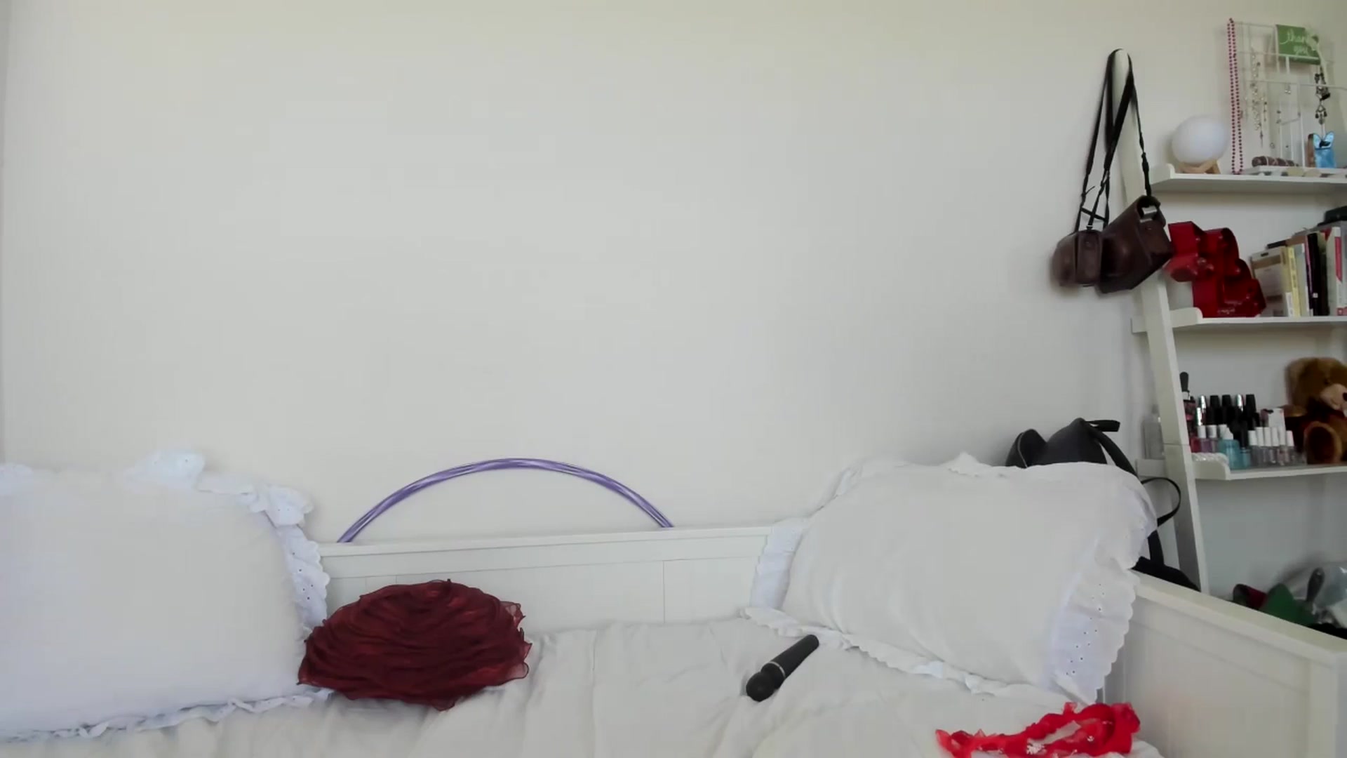 Gallery image thumbnail from lPEEPl's myfreecams stream on, 04/24/2025, 24:13 image 16 of 20