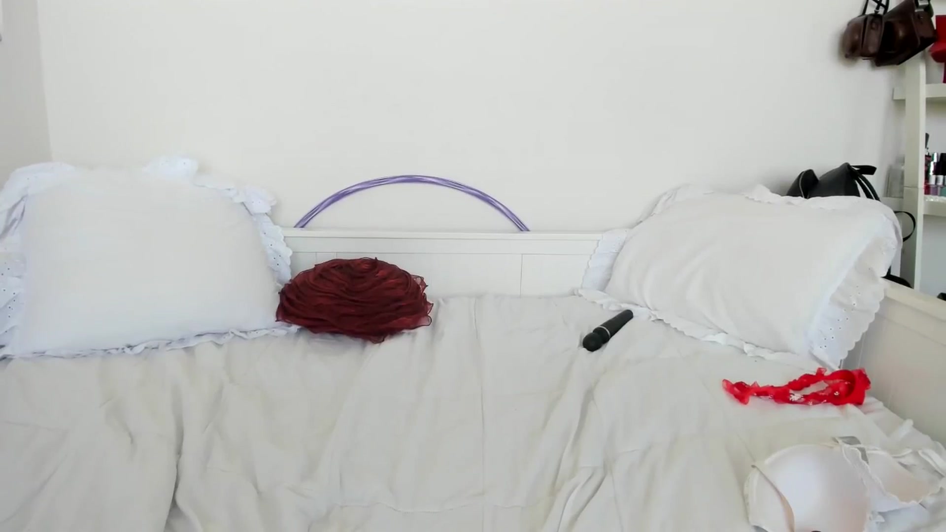 Gallery image thumbnail from lPEEPl's myfreecams stream on, 04/24/2025, 24:13 image 17 of 20