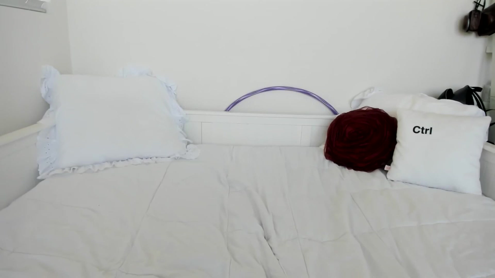 Gallery image thumbnail from lPEEPl's myfreecams stream on, 05/02/2025, 22:18 image 14 of 20
