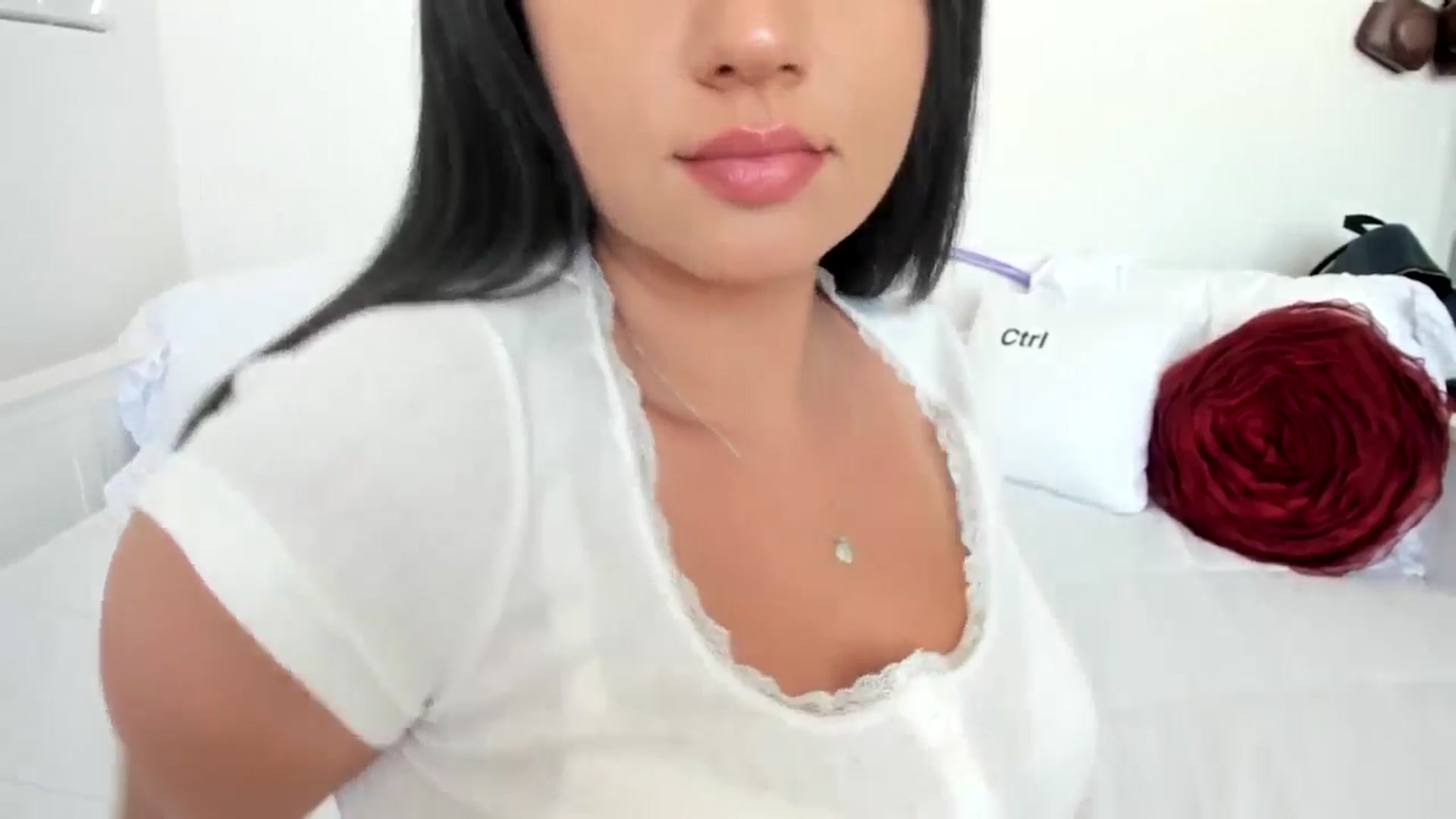 Gallery image thumbnail from lPEEPl's myfreecams stream on, 07/15/2025, 19:14 image 16 of 20