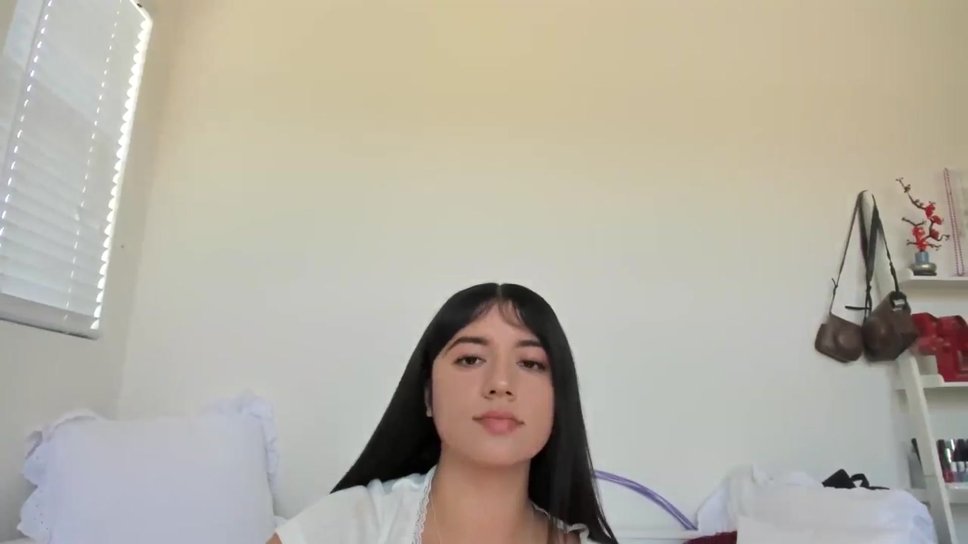 Gallery image thumbnail from lPEEPl's myfreecams stream on, 08/07/2025, 18:52 image 19 of 20